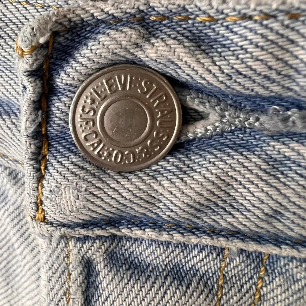 Levis Jeans Womens Size 25 Wedgie Straight Light Wash Button Fly 100% Cotton